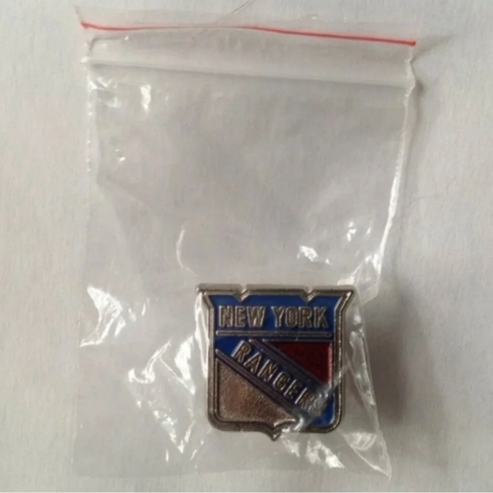 NHL New York‎ RANGERS Collector's Pin Memorabilia Nickel Plated Hockey Fan Blue